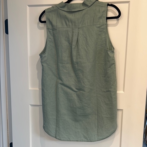 J. crew Sleeveless Green Blouse - Picture 2 of 3